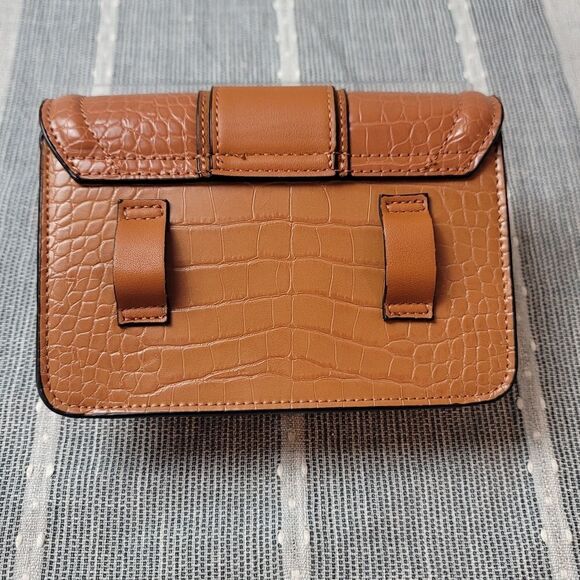 TOPSHOP Belt Bag - Picture 5 of 11